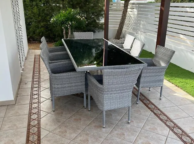 Aleksandar Villa Protaras