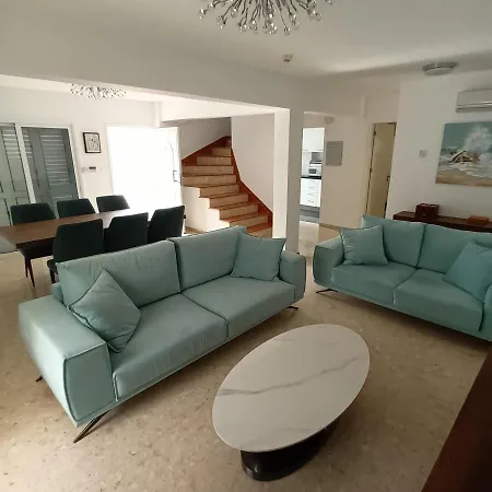 Aleksandar Villa Protaras