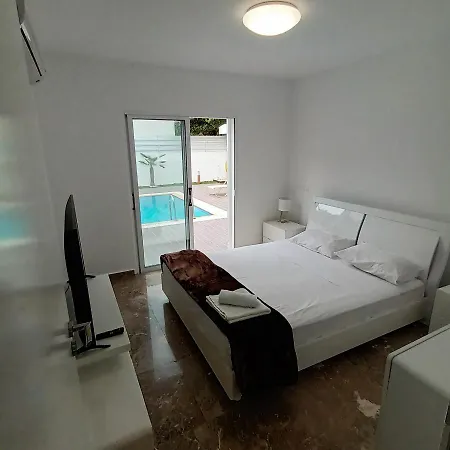 Aleksandar * Protaras